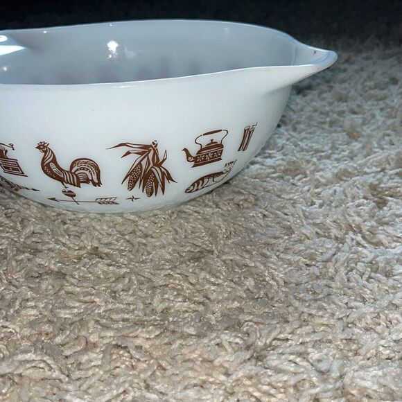 Vintage Pyrex 443 Early American Cinderella 2.5 Qt Bowl - Picture 6 of 11